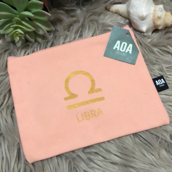 FREE WITH $25 purchase-NWT-Cloth MakeUp/Carryall Pouch-Zip Top-Pink-Libra Logo - Picture 2 of 9
